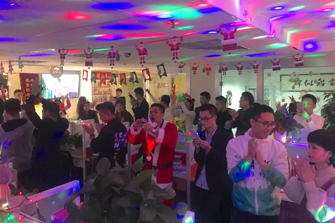 中亚国旅活动策划公司奇幻的圣诞打开方式